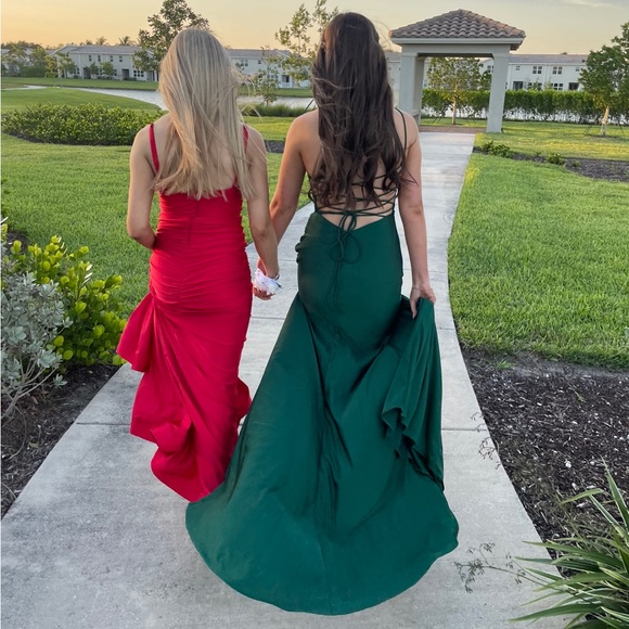 Dark green long prom dress with adjustable open back and adjustable sizing - Picture 4 of 4